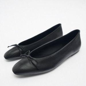 Zara Leather Black Ballet Flat Shoes size 8 but fit like a 9